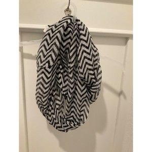 Wide Chevron Print Block Circle Loop Wrap Infinity Scarf Gray & Black Color Soft